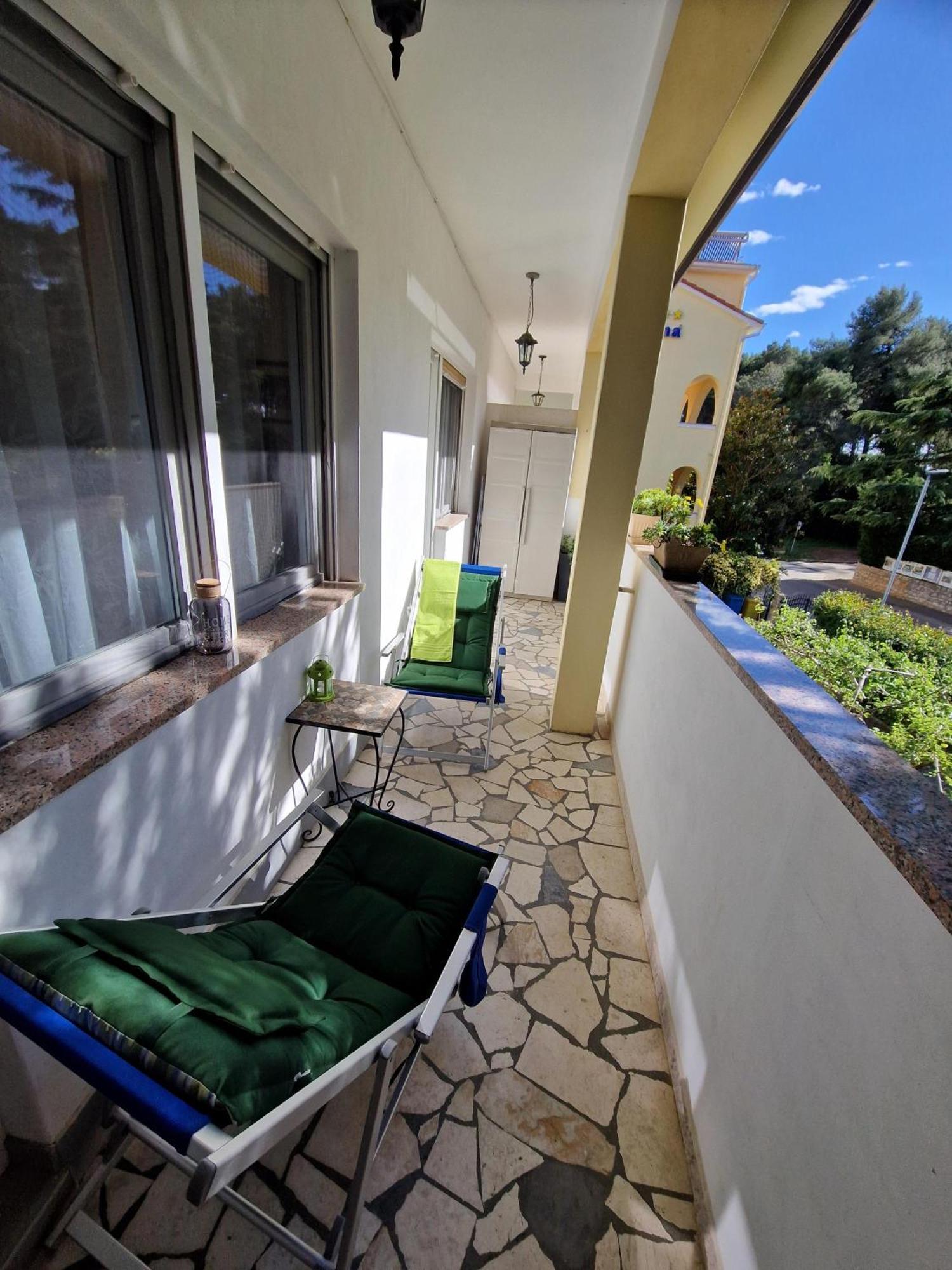 Apartments Godena ロヴィニ エクステリア 写真