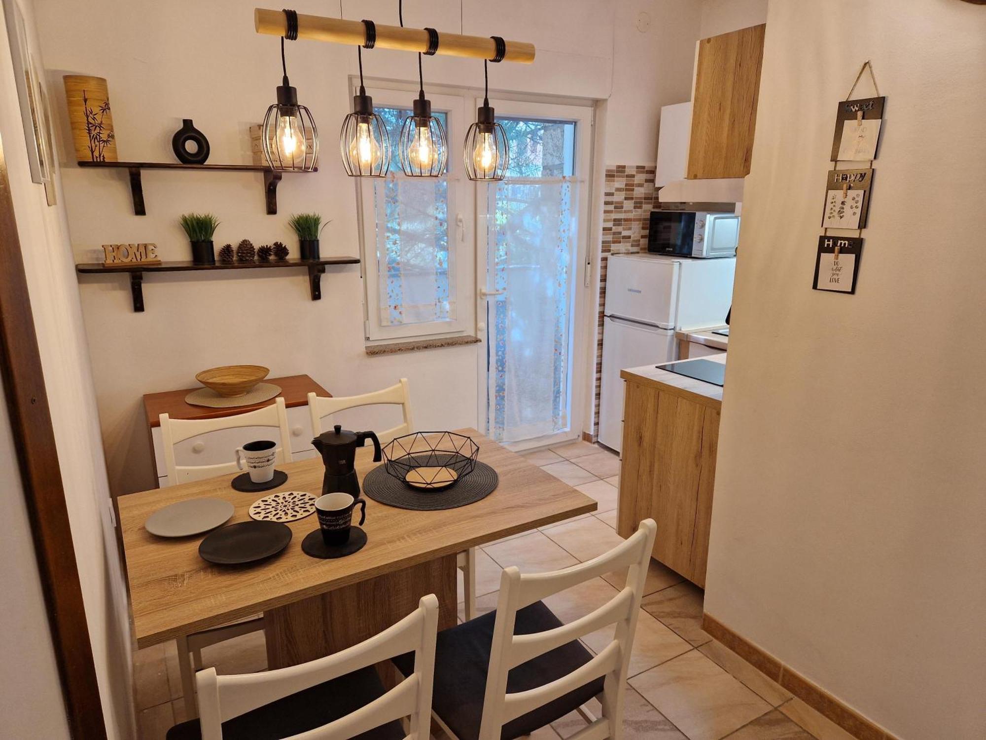 Apartments Godena ロヴィニ エクステリア 写真